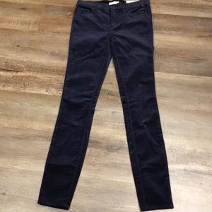 Brand new made and loved LOFT SKINNY JEAN
